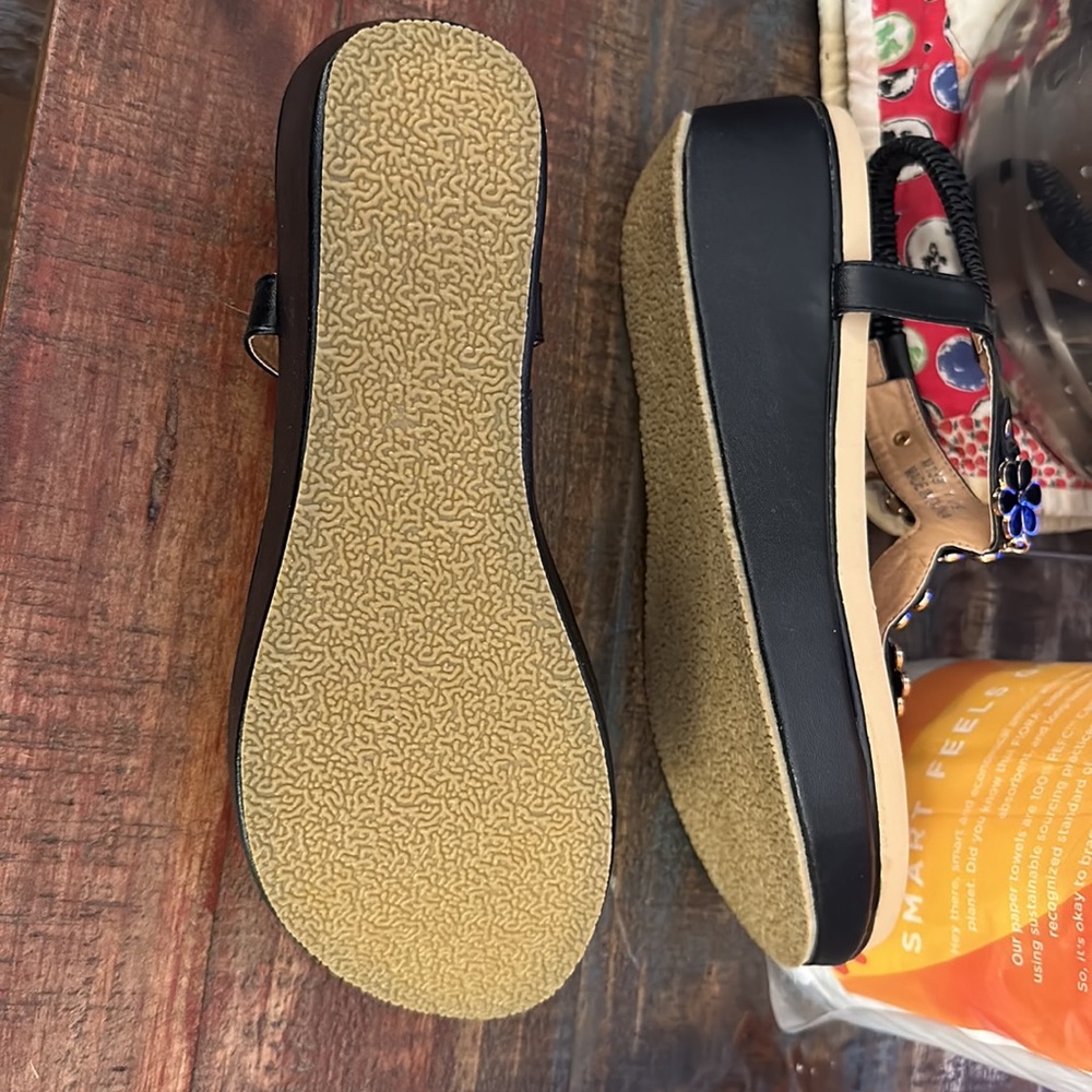 Sandals - Picture 3 of 5